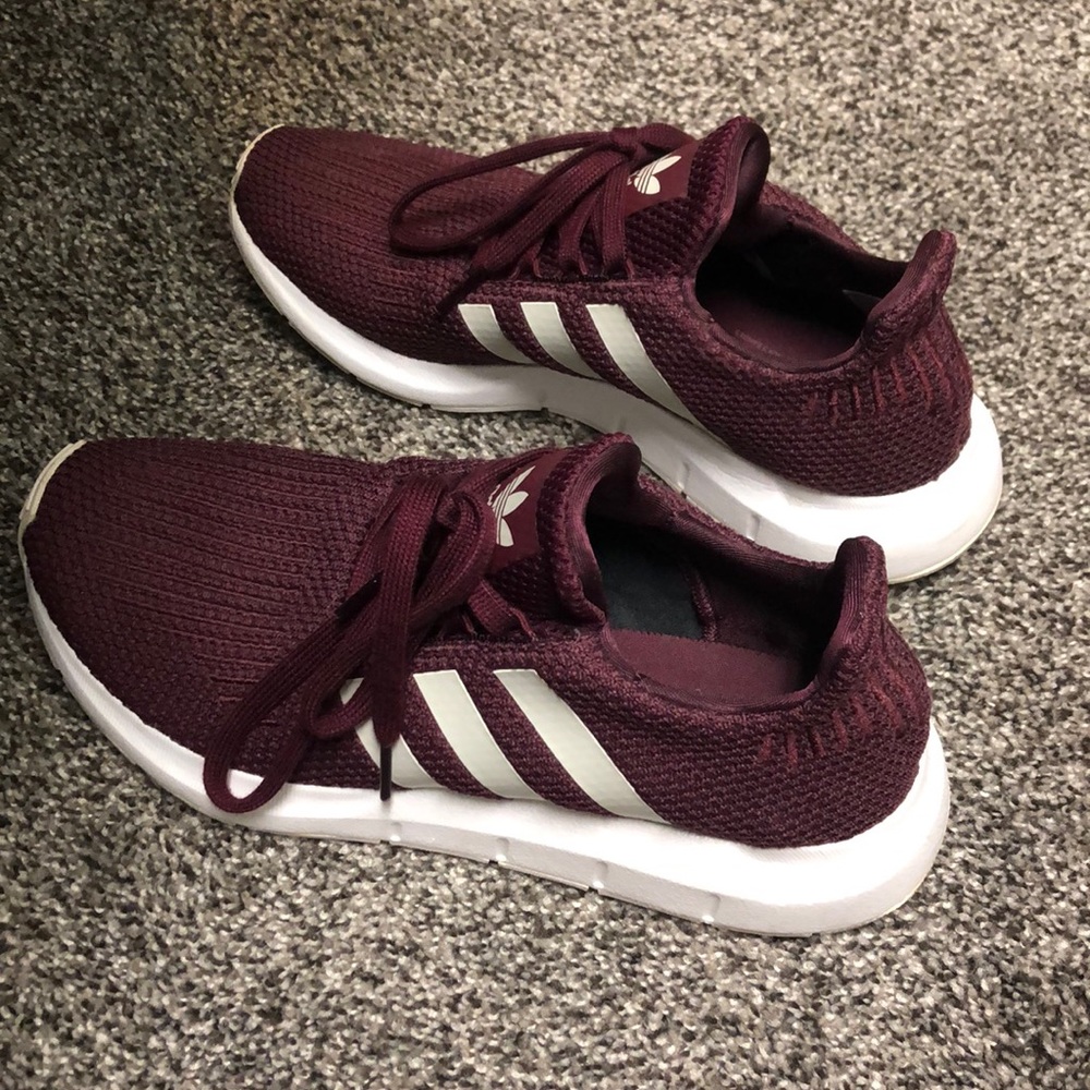 Maroon Adidas Womens Shows Size 7.5 only worn twice